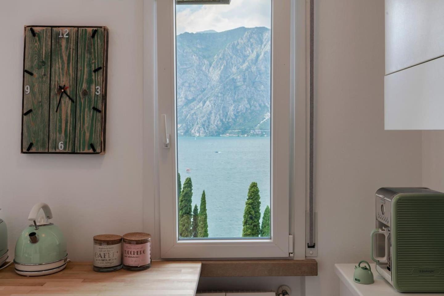 Finestra Sul Lago Malcesine Apt Riva Экстерьер фото