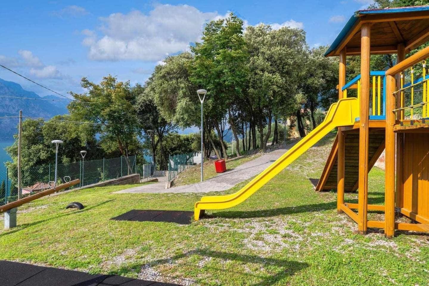 Finestra Sul Lago Malcesine Apt Riva Экстерьер фото