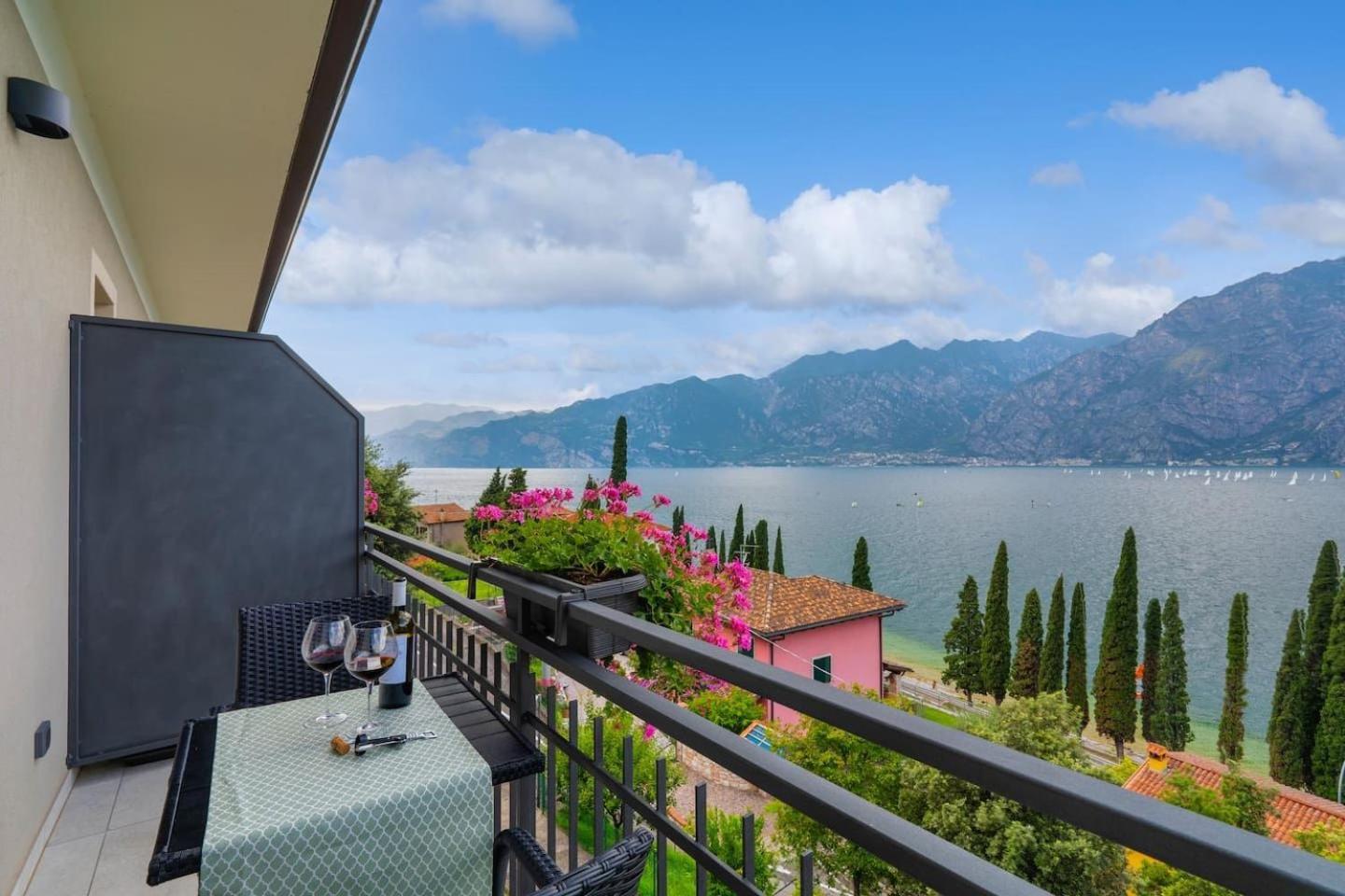 Finestra Sul Lago Malcesine Apt Riva Экстерьер фото