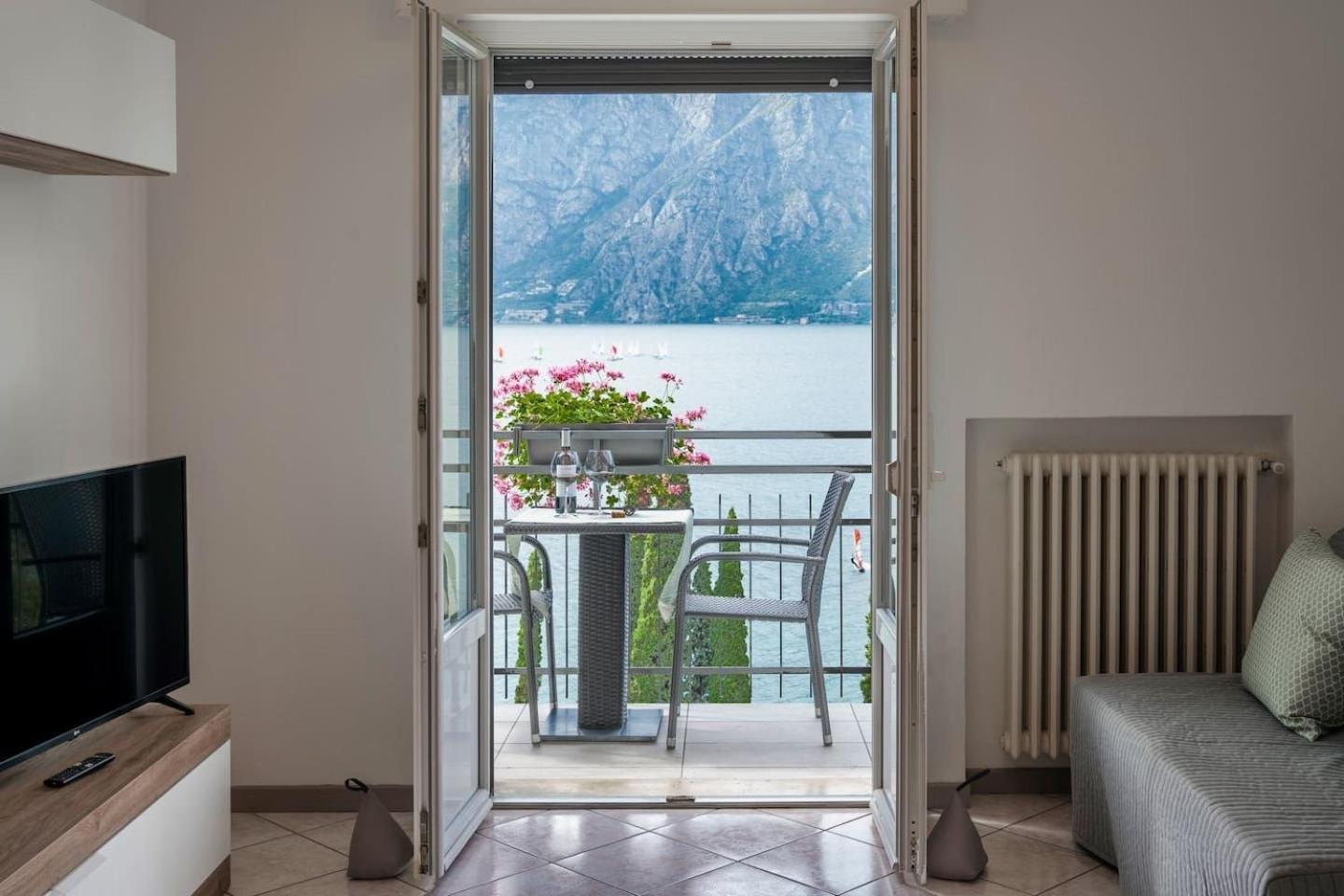 Finestra Sul Lago Malcesine Apt Riva Экстерьер фото